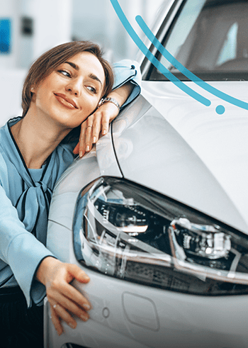 imagen pequeña muchacha en automóvil